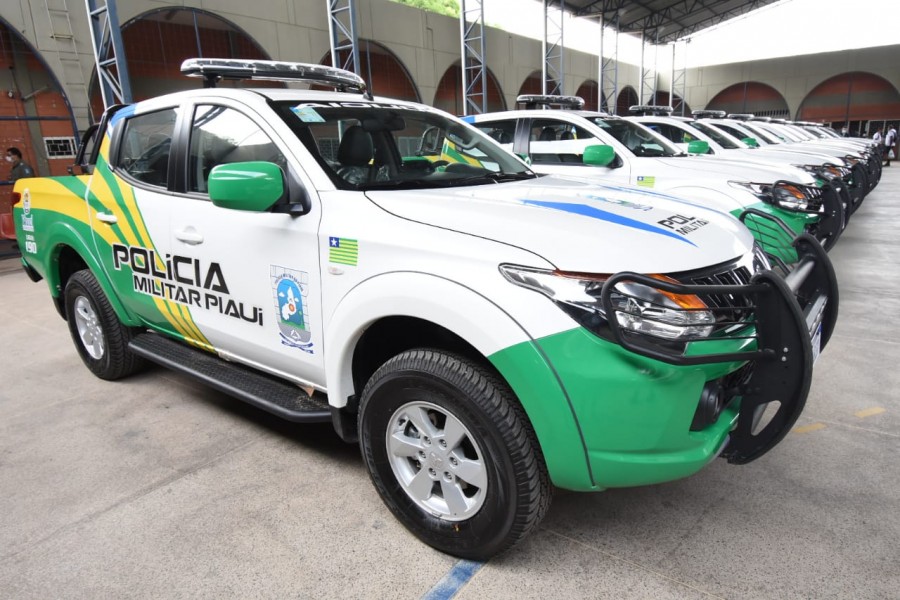 Governador entrega novas viaturas para a Polícia Militar do Piauí